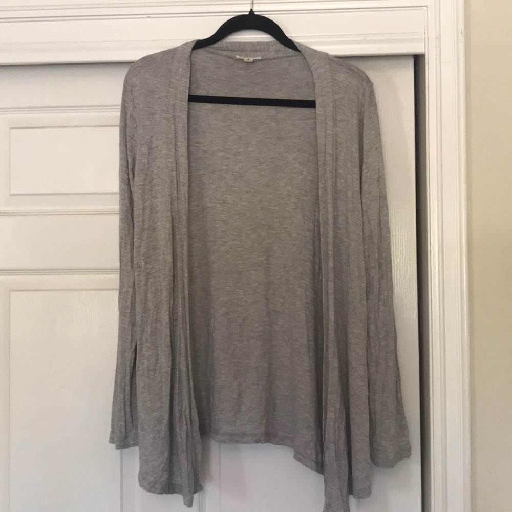 Gray, Long sleeve cardigan!